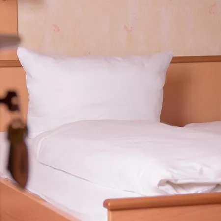 Отель Landidyll Landhotel Liesetal Халленберг