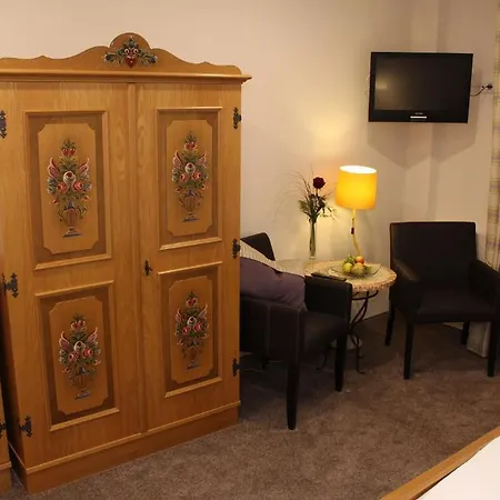 Landidyll Landhotel Liesetal Отель Халленберг